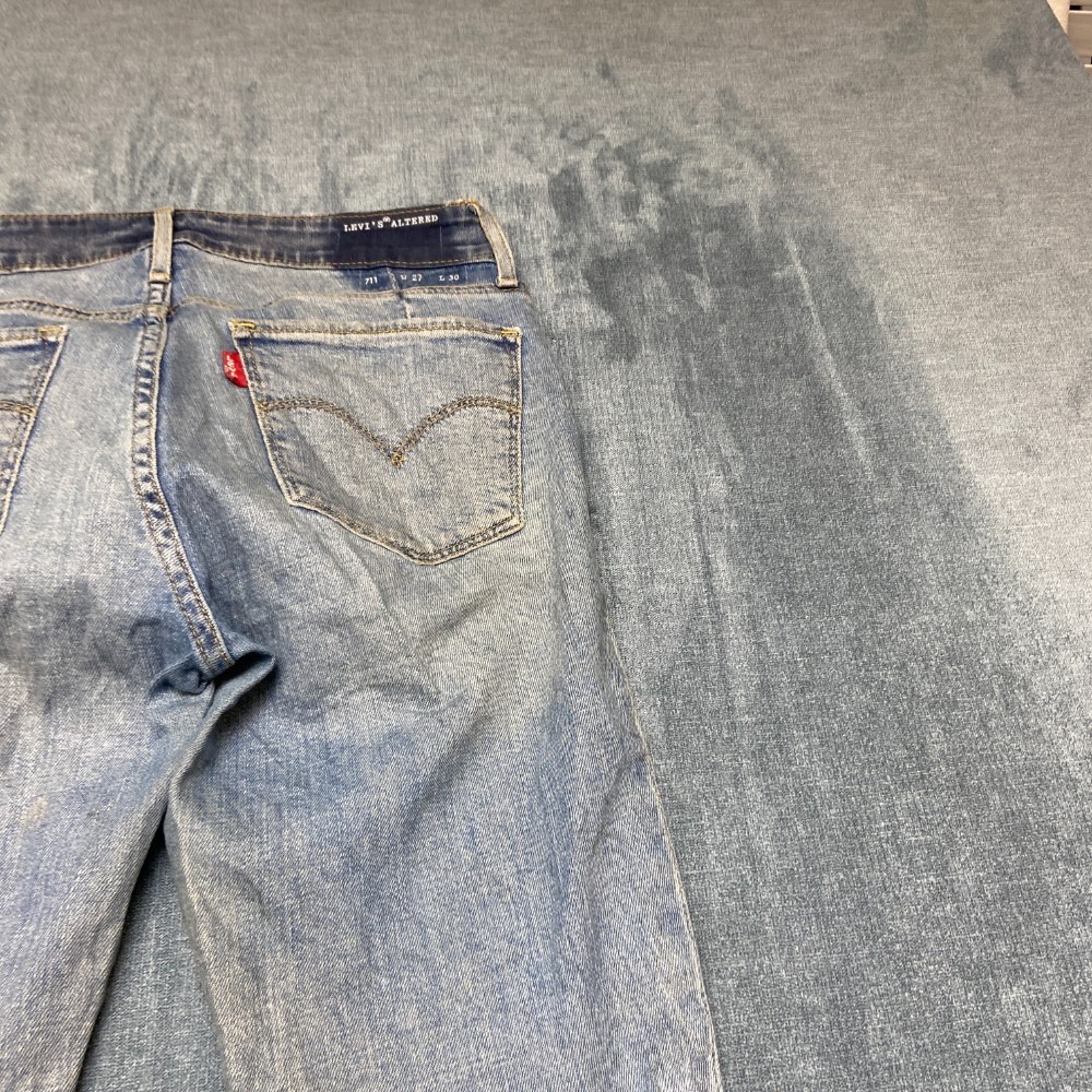 VTG Levi's 711 Altered Jeans Womens 27x30 Blue Denim Cotton Stretch Distressed - Picture 5 of 13